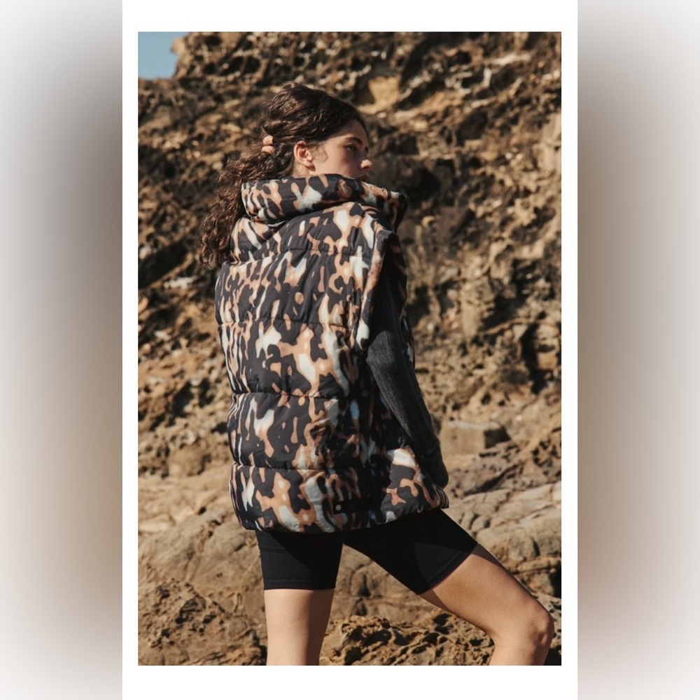 Free People - FP Movement In A Bubble Printed Puffer Vest in Tortoise Shell - Picture 5 of 5